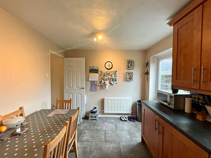 2 Bedroom Semi-Detached House For Sale In Haversham Close, Nottingham, NG6