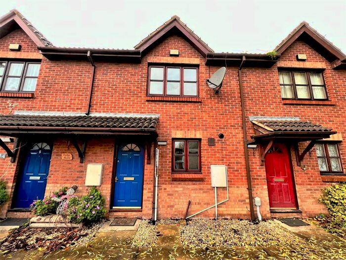 2 Bedroom Terraced House To Rent In Rolston Close, Hull, HU9
