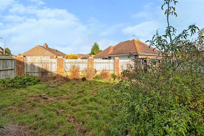 2 Bedroom Detached Bungalow For Sale In The Mead, Bexhill-On-Sea, TN39