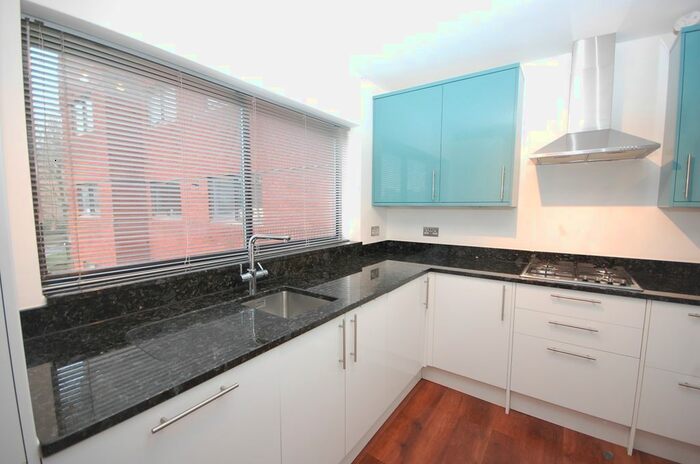 2 Bedroom Flat To Rent In Spencer Close, Finchley, N3