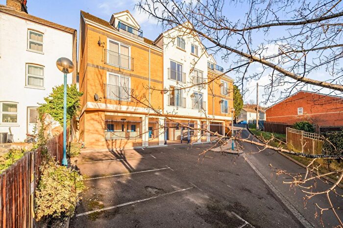 1 Bedroom Flat For Sale In Florence House, Beacon Road, Chatham, Kent., ME5