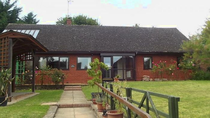 4 Bedroom Bungalow To Rent In A West Street, Buckingham, MK18