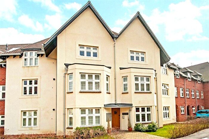 2 Bedroom Flat To Rent In Highcroft Road, Winchester, Hampshire, SO22