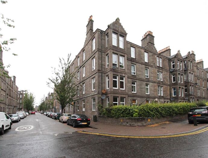2 Bedroom Flat To Rent In Park Avenue, Dundee, DD4