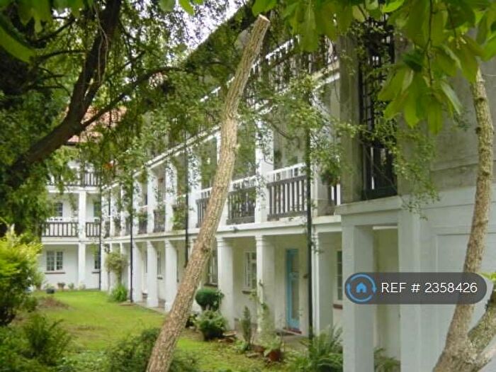 2 Bedroom Flat To Rent In Drummond Gardens, Epsom, KT19