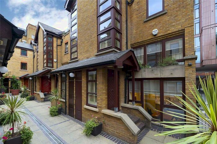 3 Bedroom Mews To Rent In Aldburgh Mews, Marlybone, London, W1U