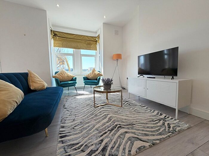 2 Bedroom Flat To Rent In Harley Road, London, NW10