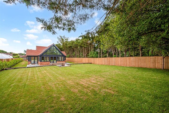 4 Bedroom Detached Bungalow For Sale In Eastergate Lane, Eastergate, PO20