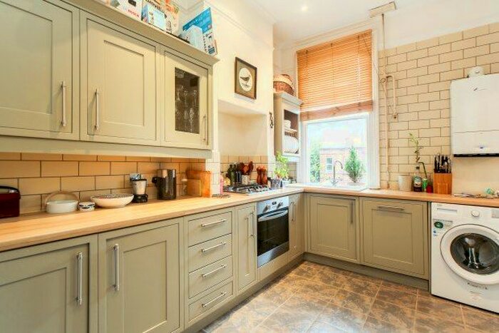 2 Bedroom Flat To Rent In Trinity Road, London, SW18