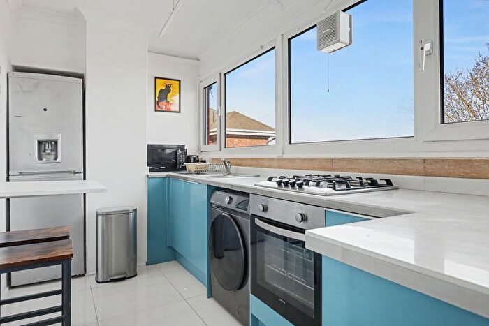 1 Bedroom Flat For Sale In Maud Gardens, Maud Road, London, E13