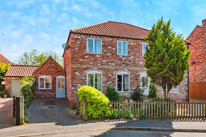 4 Bedroom Semi-Detached House For Sale In Kings Hill, Caythorpe, Grantham, NG32