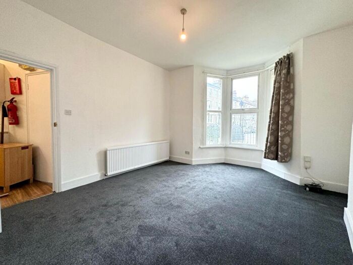 1 Bedroom Flat To Rent In Crayford Road, Tufnell Park, N7