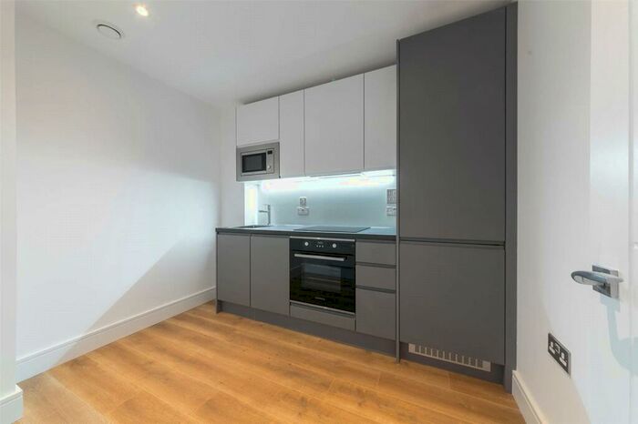 Apartment To Rent In Wood Street, East Grinstead, West Sussex, RH19