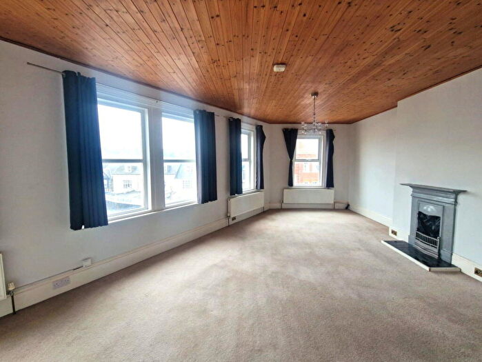 2 Bedroom Flat For Sale In Imperial Road, Exmouth, EX8
