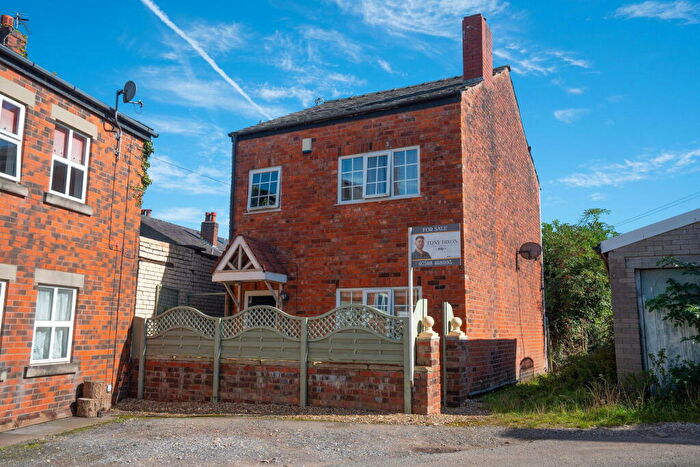3 Bedroom Detached House For Sale In Chorley Street, Adlington, Lancashire, PR6