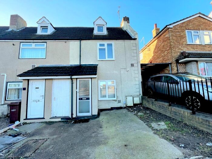 2 Bedroom Terraced House To Rent In Gads Hill, Gillingham, ME7