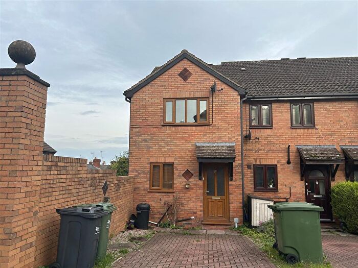 2 Bedroom End Terrace House To Rent In Clayfield Drive, Malvern, WR14