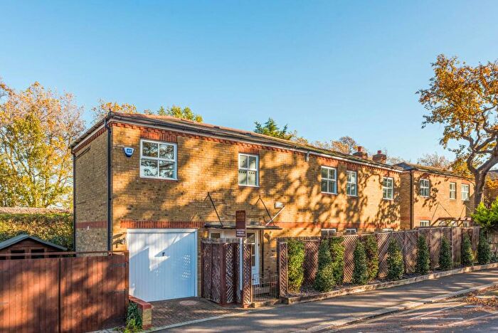 4 Bedroom Detached House For Sale In Alleyn Park, West Dulwich, SE21