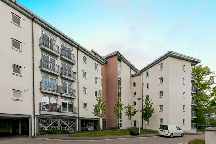 2 Bedroom Flat To Rent In Queens Crescent, Aberdeen, AB15