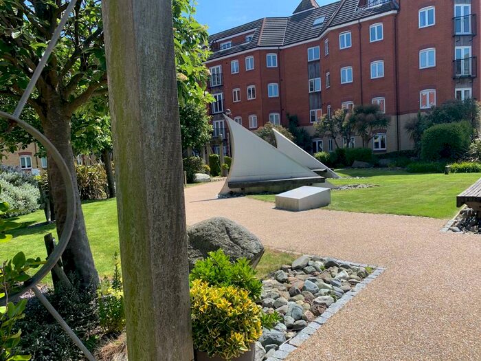 2 Bedroom Apartment To Rent In Quebec Quay, Liverpool., L3