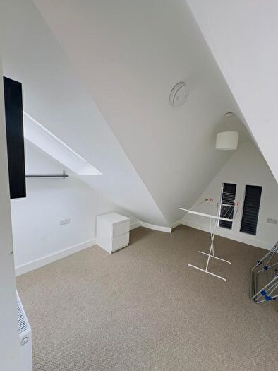 6 Bedroom Semi-Detached House To Rent In Divinity Road, Oxford, OX4
