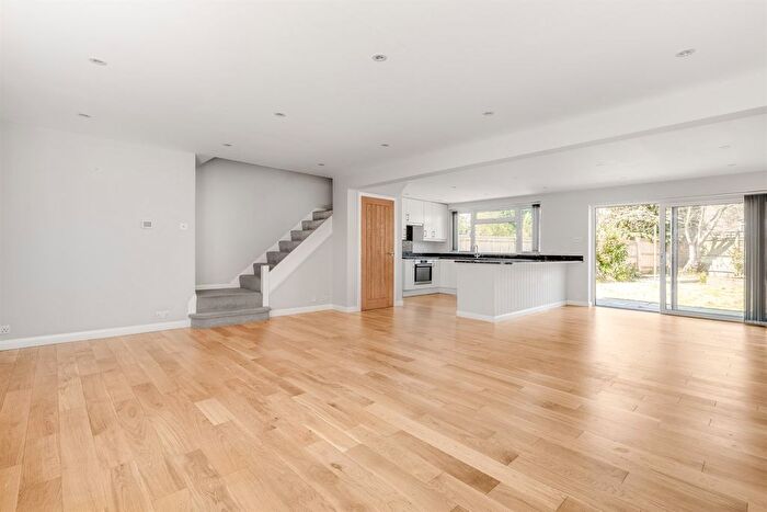 3 Bedroom Semi-Detached House To Rent In Orchard Avenue, Shirley, CR0