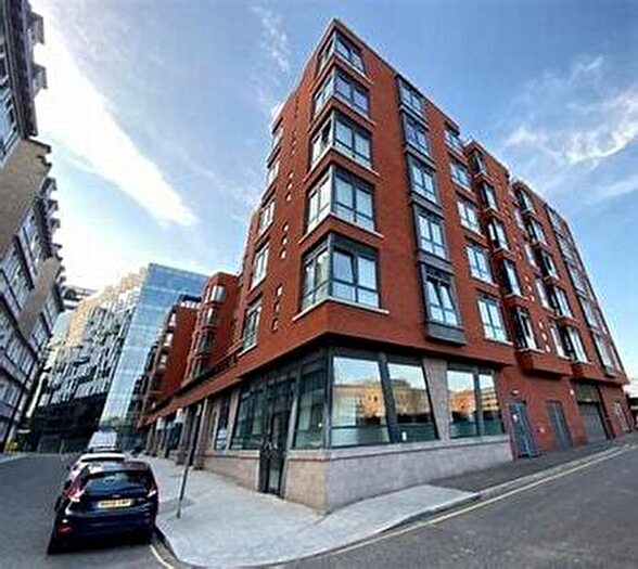 2 Bedroom Apartment To Rent In Bixteth Street, L3