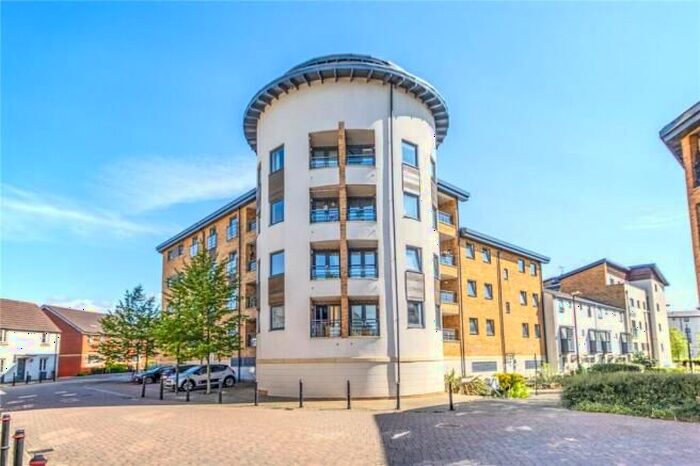 2 Bedroom Flat To Rent In Tuke Walk, Swindon, SN1