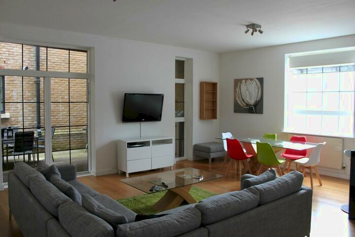 3 Bedroom Flat To Rent In Candlemakers Apartments, York Road, London, SW11