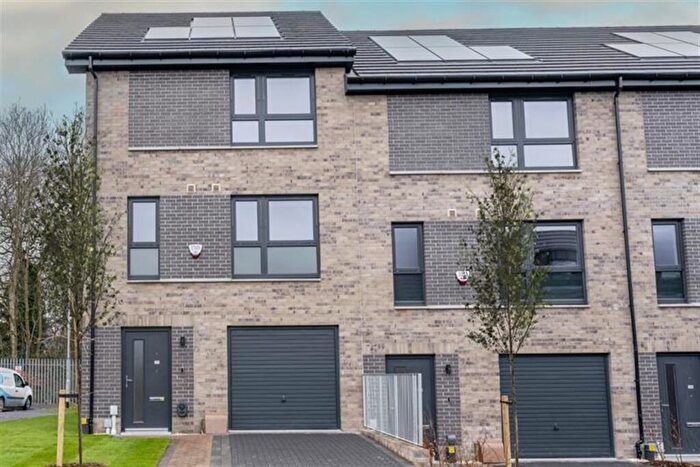 3 Bedroom Terraced House To Rent In Casa, Vista Park Glasgow, G33