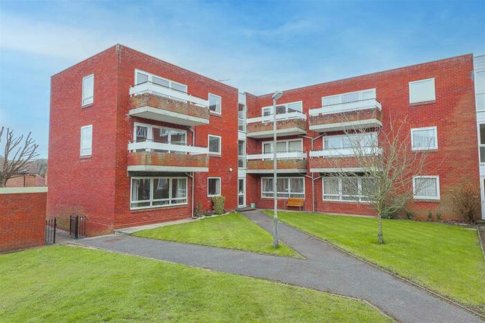 2 Bedroom Apartment To Rent In Lansdowne Court, Churchfields, Broxbourne, EN10