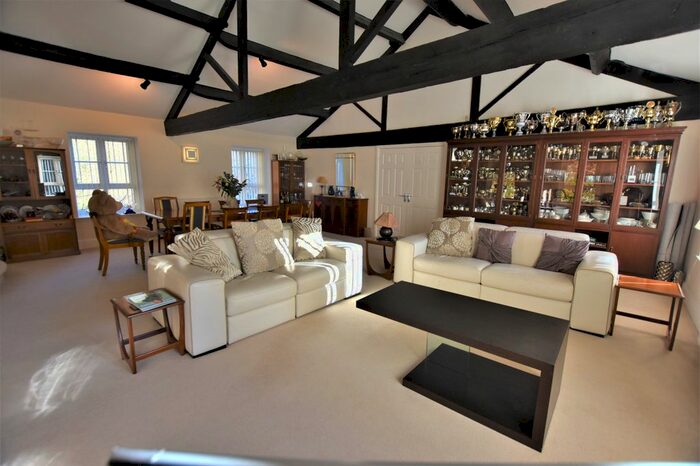 4 Bedroom Flat To Rent In Wildspur Grove, New Mill, Holmfirth HD9