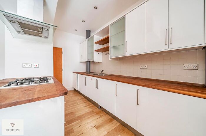 2 Bedroom Apartment To Rent In Saxon House, Thrawl Street, Spitalfields, London, E1