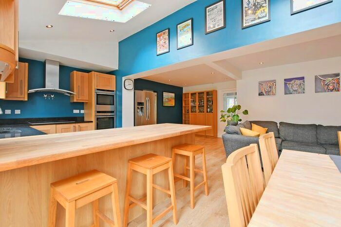 5 Bedroom Semi-Detached House For Sale In Crimicar Lane, Fulwood, Sheffield, S10