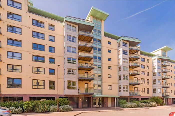 2 Bedroom Flat For Sale In / Portland Gardens, The Shore, Edinburgh, EH6