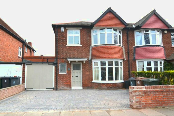 3 Bedroom Semi-Detached House To Rent In Deneholm, Monkseaton, Tyne And Wear, NE25