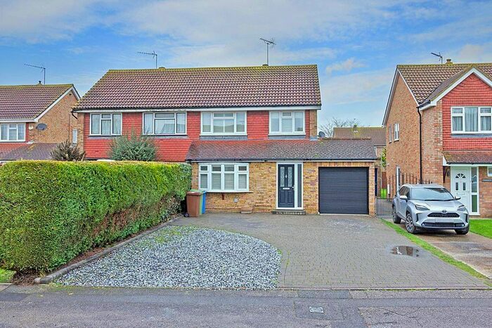 3 Bedroom Semi-Detached House To Rent In Cumberland Drive, Lower Halstow, Sittingbourne, Kent, ME9