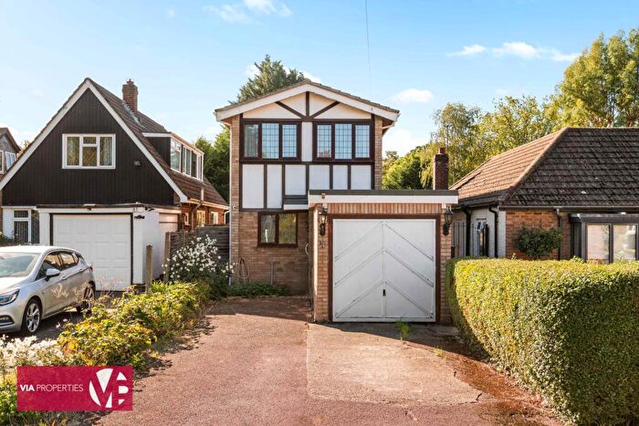 3 Bedroom Detached House For Sale In Old Nazeing Road, Broxbourne, EN10
