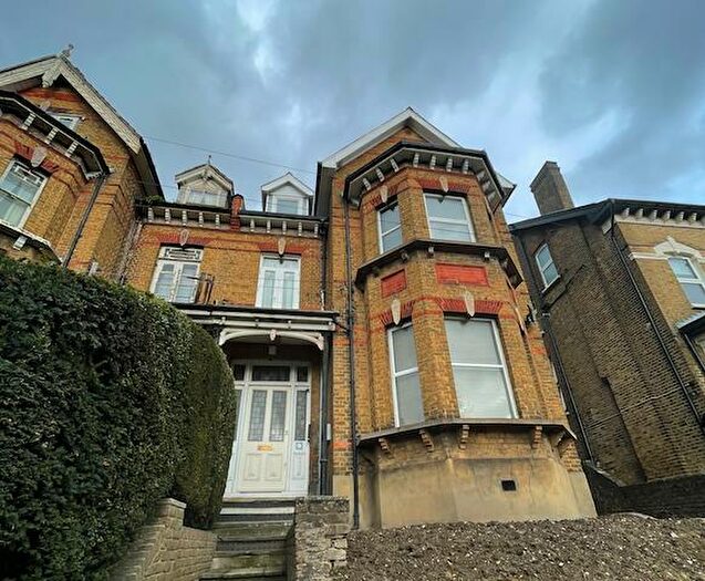 2 Bedroom Flat To Rent In Croham Road, South Croydon, CR2