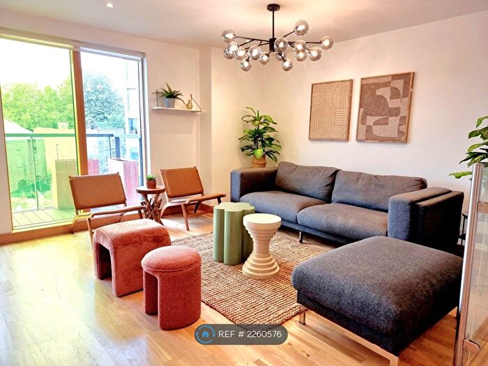 2 Bedroom Flat To Rent In Wick Lane, London, E3