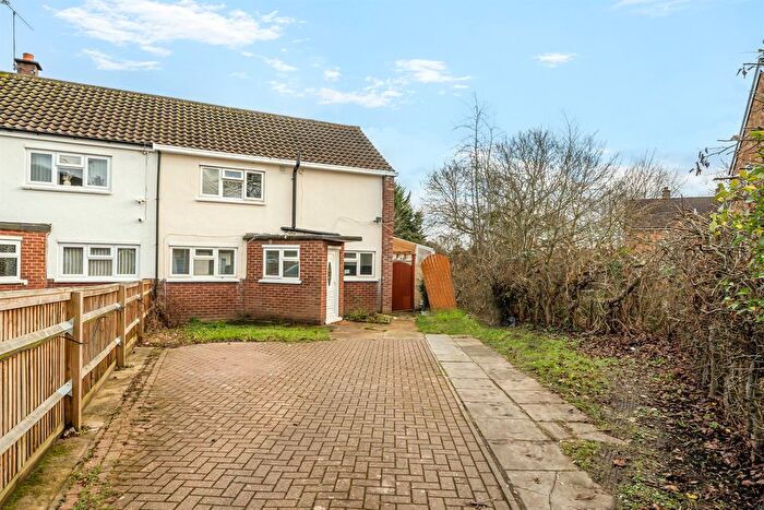 3 Bedroom Semi Detached House For Sale In Edinburgh Road, Maidenhead, SL6