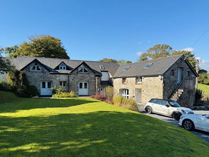 4 Bedroom Detached House To Rent In Ferryside, SA17