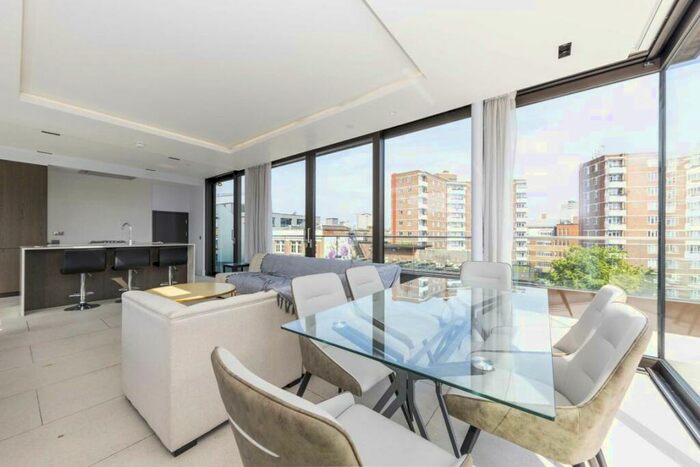 3 Bedroom Flat To Rent In Old Street, Clerkenwell, EC1V