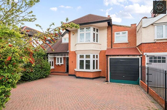 6 Bedroom Terraced House To Rent In Bressey Grove, South Woodford, London, E18