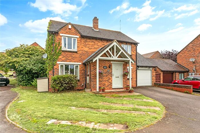 4 Bedroom Detached House For Sale In Sylverns Court, Warfield, Bracknell, Berkshire, RG42