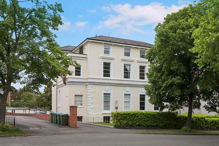 2 Bedroom Flat To Rent In Parabola Road, Cheltenham, GL50