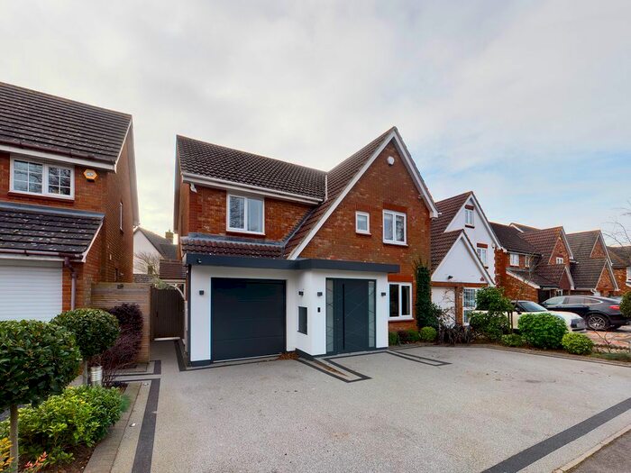 4 Bedroom Detached House To Rent In Darenth Park Avenue, Dartford DA2