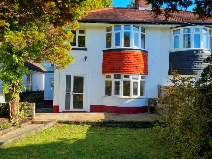 4 Bedroom House To Rent In Brynsifi Terrace, Mount Pleasant, SA1