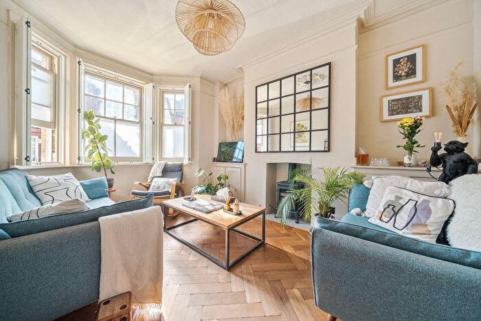 2 Bedroom Property For Sale In Aquinas Street, Waterloo, London, SE1