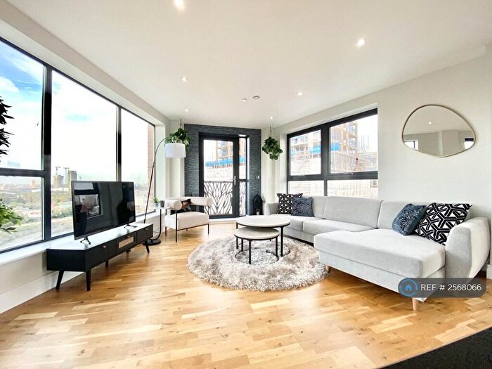 3 Bedroom Penthouse To Rent In Cityview Point, London, E14